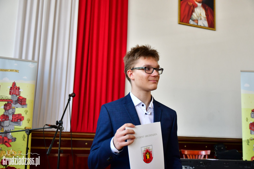 Uroczystość wręczenia nagród lauratom olimpiad