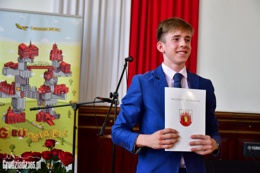 Uroczystość wręczenia nagród lauratom olimpiad