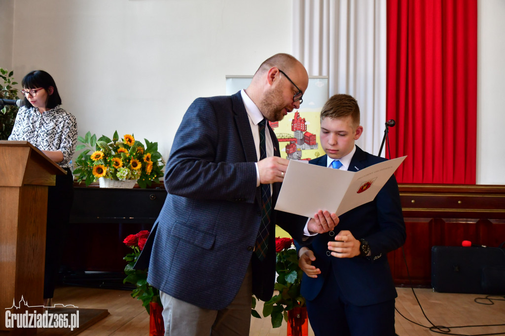 Uroczystość wręczenia nagród lauratom olimpiad