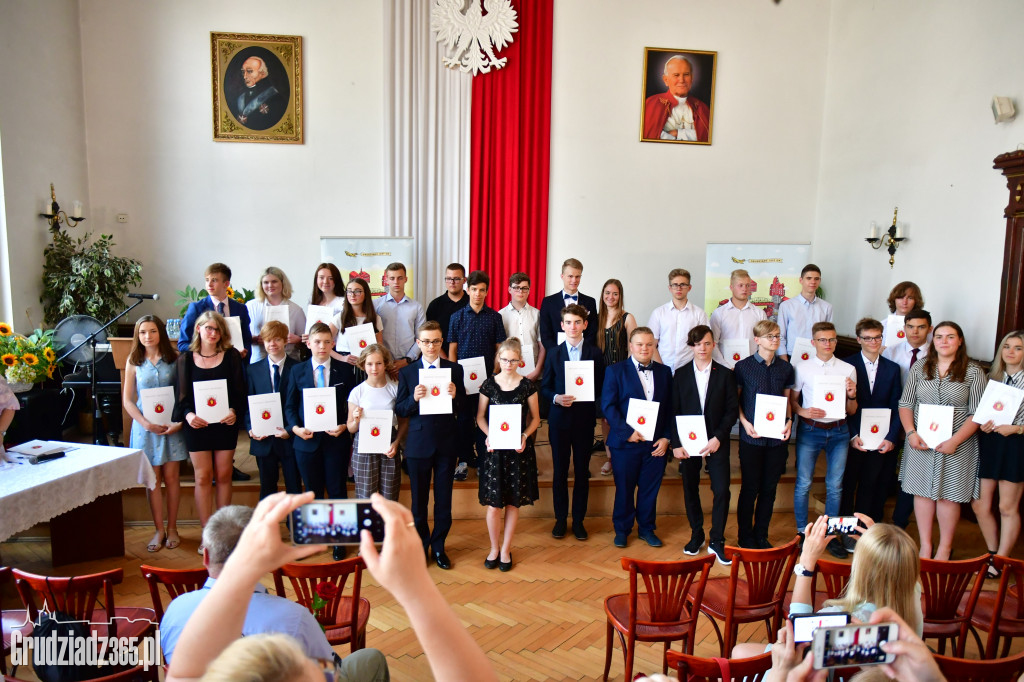 Uroczystość wręczenia nagród lauratom olimpiad