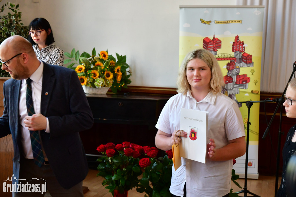 Uroczystość wręczenia nagród lauratom olimpiad