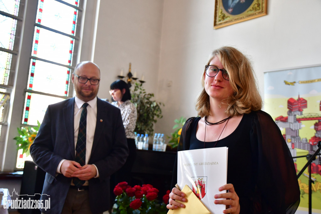 Uroczystość wręczenia nagród lauratom olimpiad