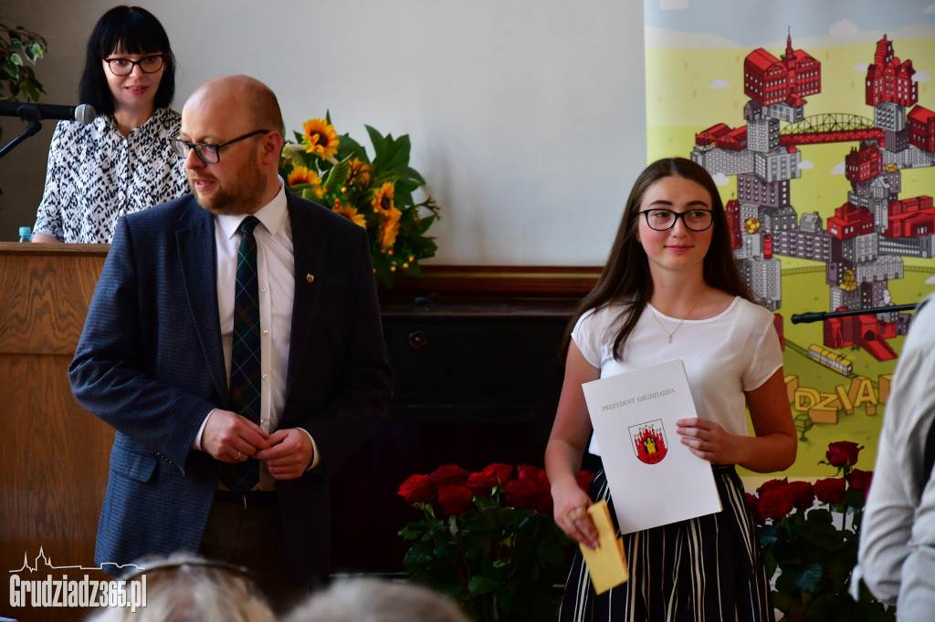 Uroczystość wręczenia nagród lauratom olimpiad