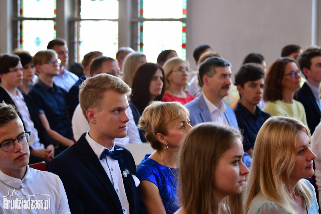 Uroczystość wręczenia nagród lauratom olimpiad