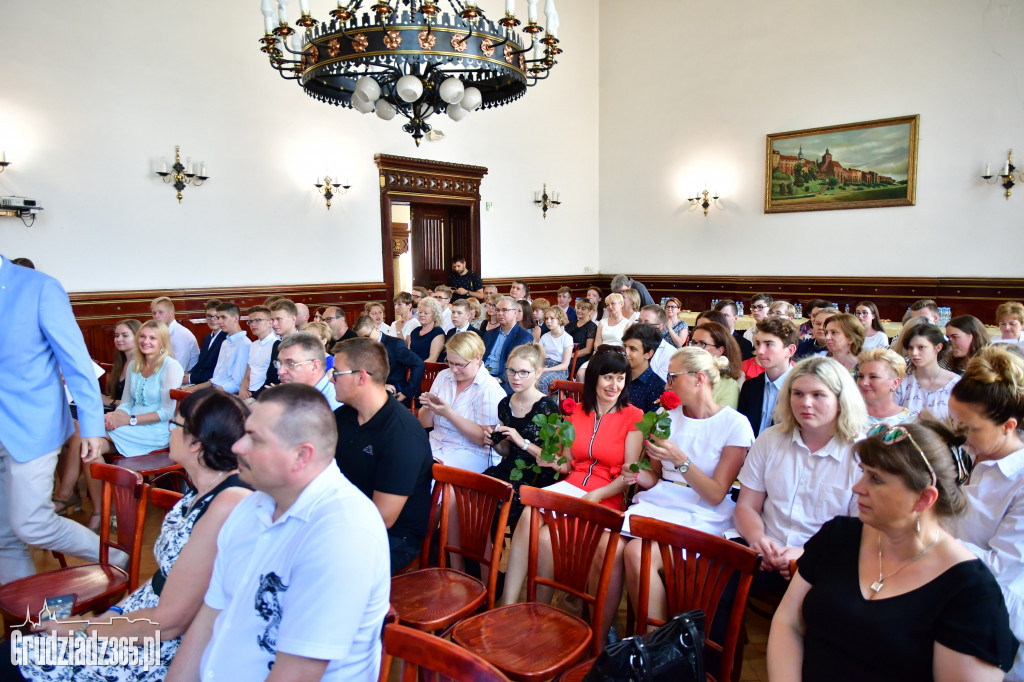 Uroczystość wręczenia nagród lauratom olimpiad