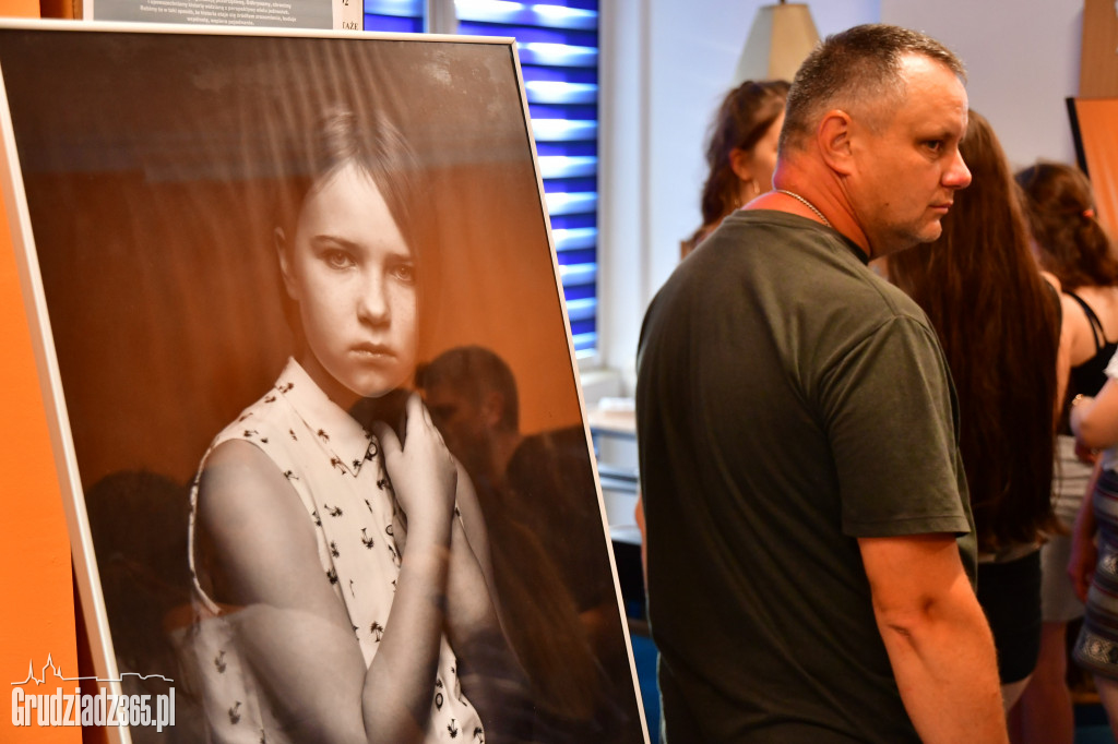 Wystawa 13&13 uczniów i nauczycieli TEB