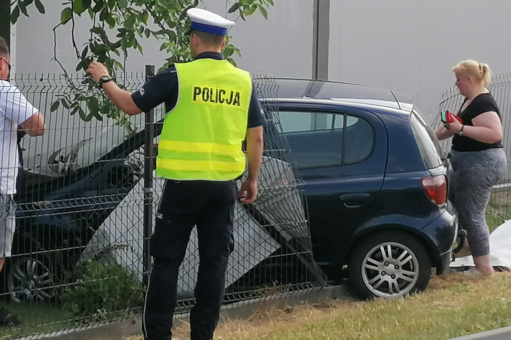 Stłuczka z płotem na Paderewskiego