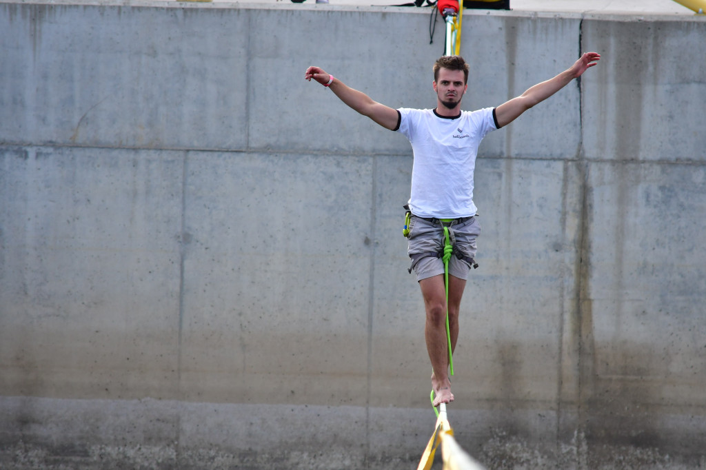 Pokaz Slackline w Grudziądzkiej Marinie