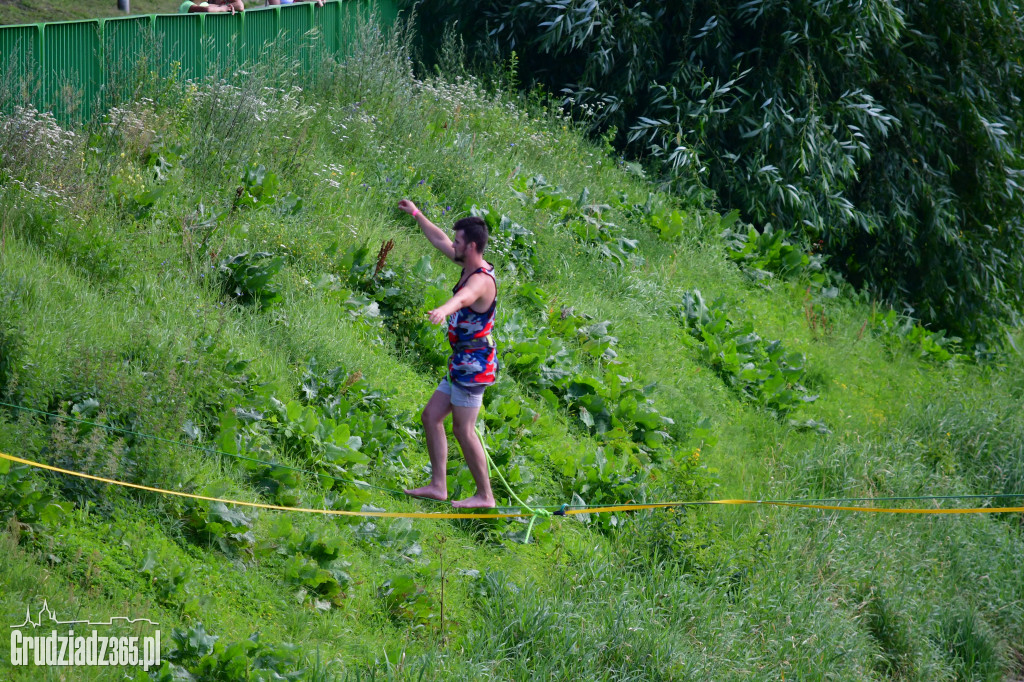 Pokaz Slackline w Grudziądzkiej Marinie