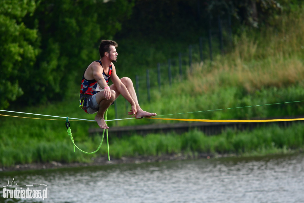 Pokaz Slackline w Grudziądzkiej Marinie