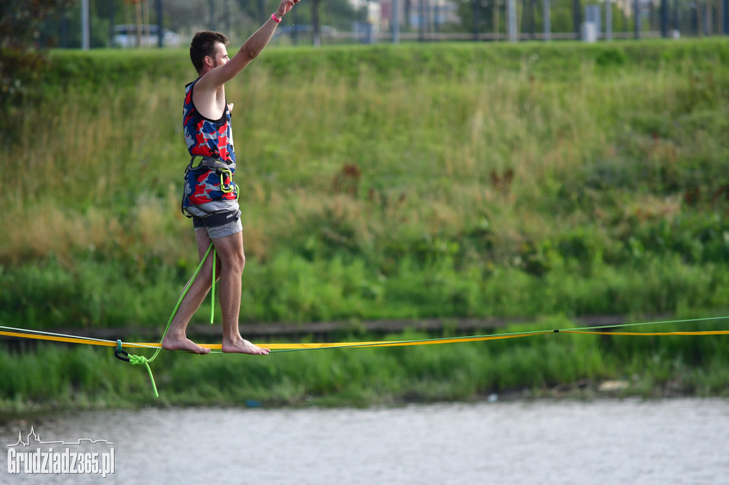 Pokaz Slackline w Grudziądzkiej Marinie