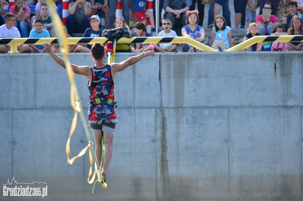 Pokaz Slackline w Grudziądzkiej Marinie