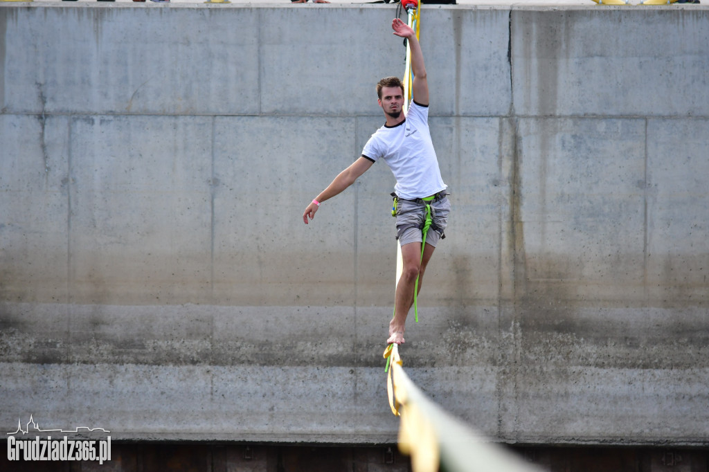 Pokaz Slackline w Grudziądzkiej Marinie
