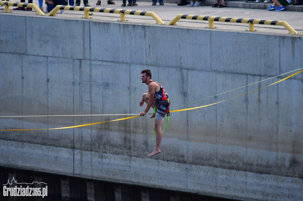 Pokaz Slackline w Grudziądzkiej Marinie