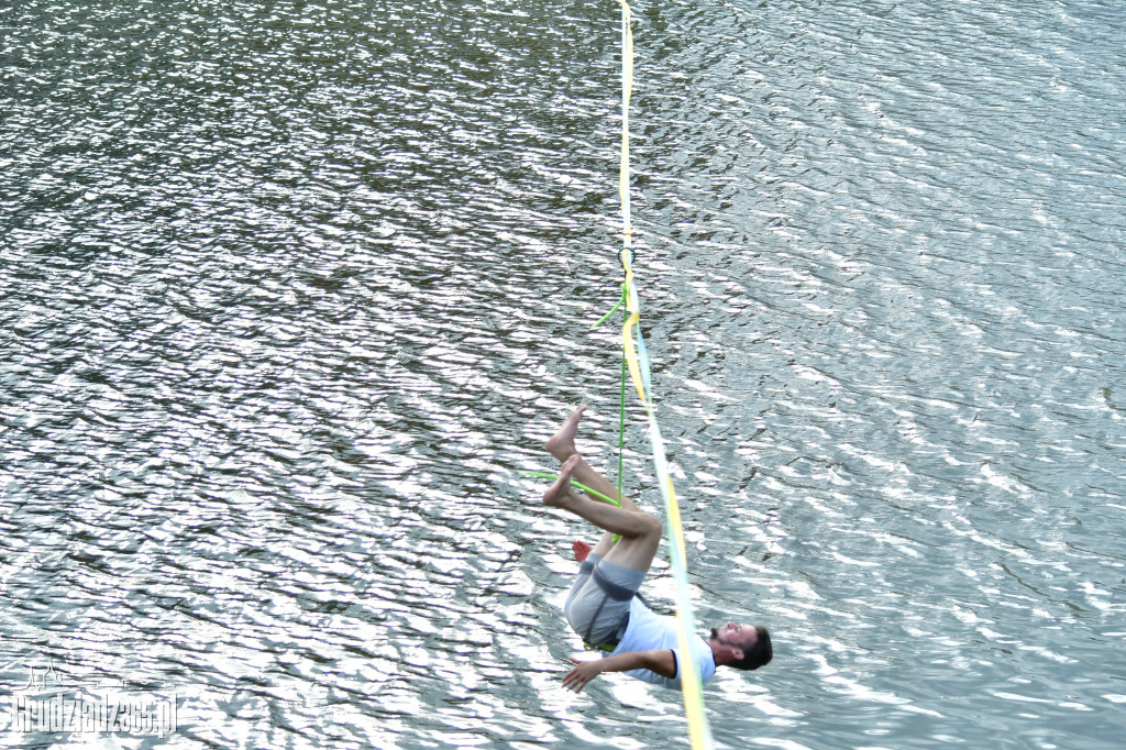 Pokaz Slackline w Grudziądzkiej Marinie