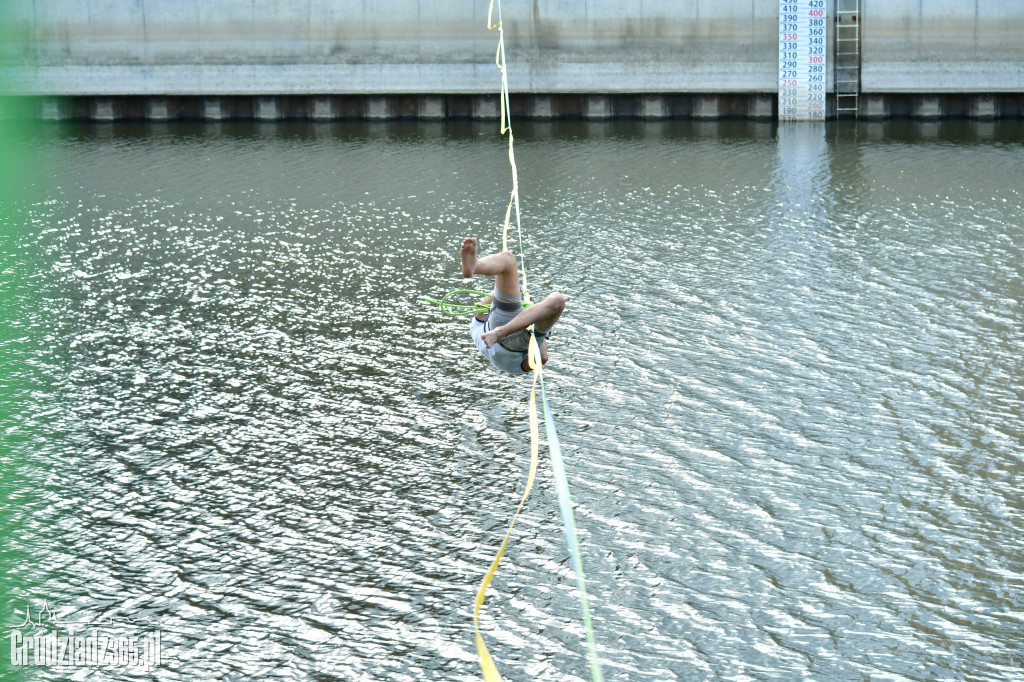 Pokaz Slackline w Grudziądzkiej Marinie