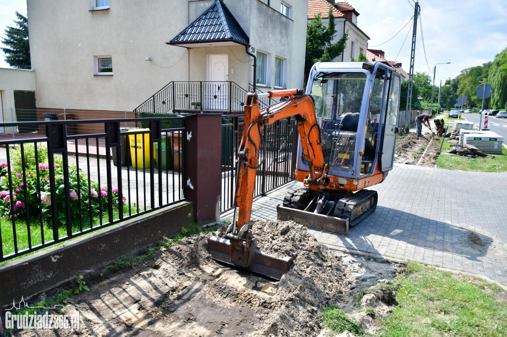 Remont chodnika przy ulicy Kochanowskiego