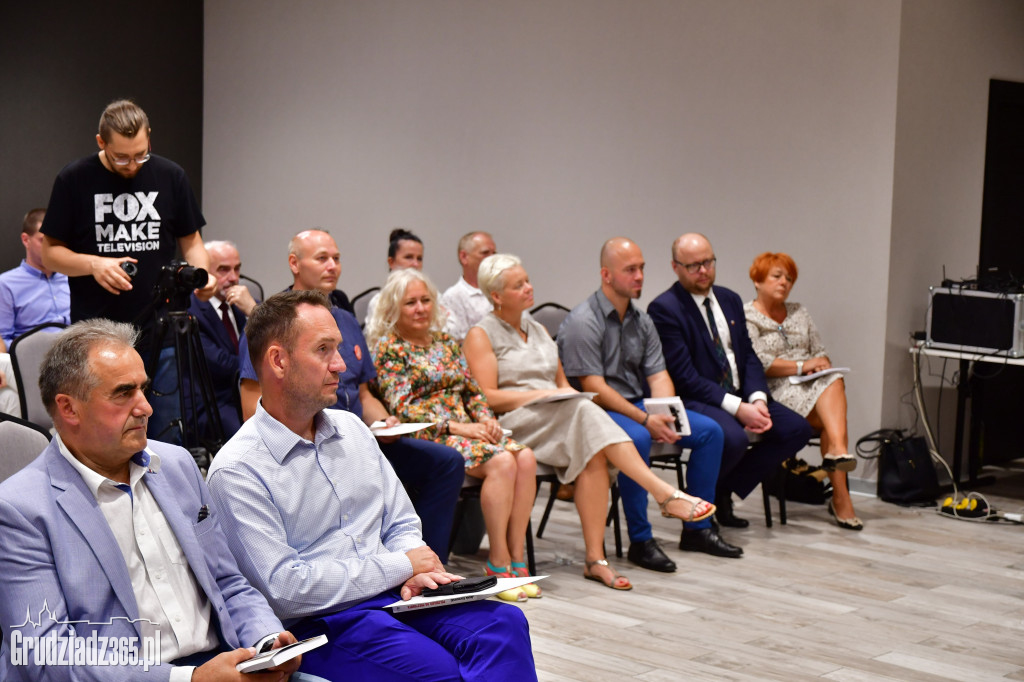 Spotkanie konsultacyjne- 21 tez samorządowych
