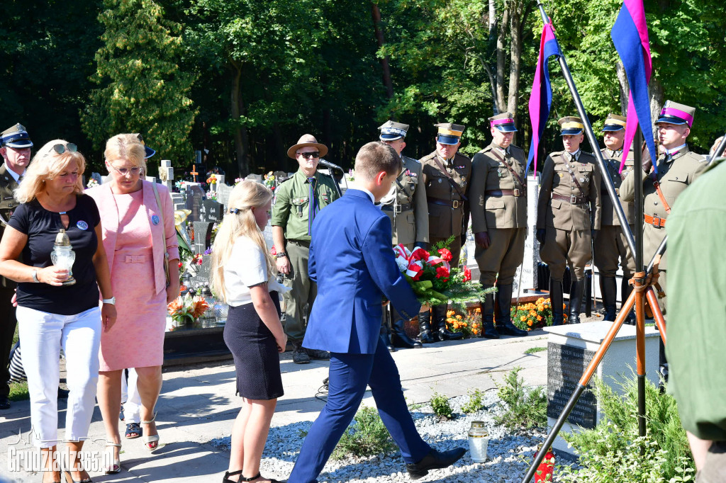 Uroczystości przy grobie płk. Zbigniewa Makowieckiego
