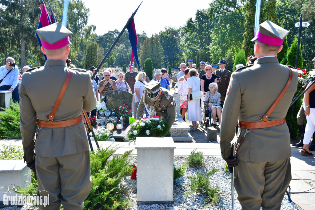 Uroczystości przy grobie płk. Zbigniewa Makowieckiego