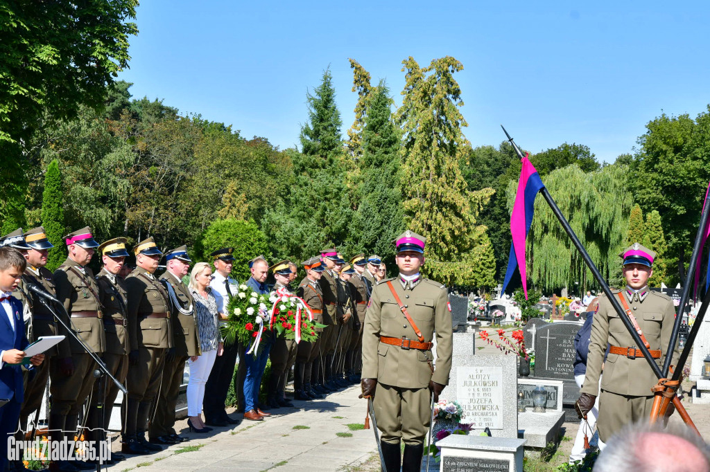 Uroczystości przy grobie płk. Zbigniewa Makowieckiego