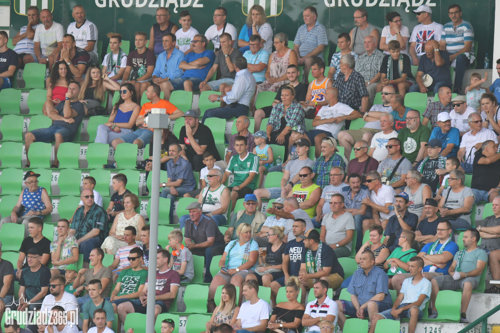 Olimpia Grudziądz wygrywa z Wartą Poznań