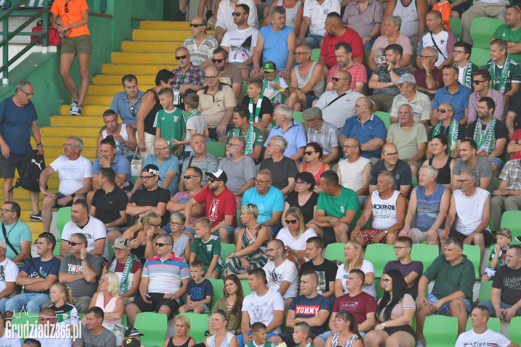Olimpia Grudziądz wygrywa z Wartą Poznań