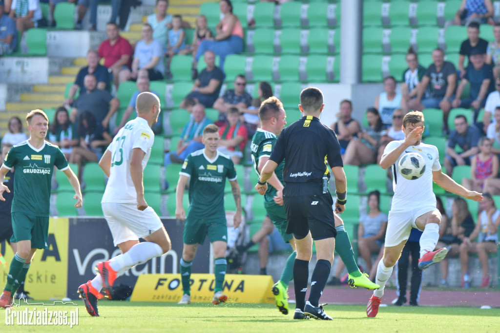 Olimpia Grudziądz wygrywa z Wartą Poznań
