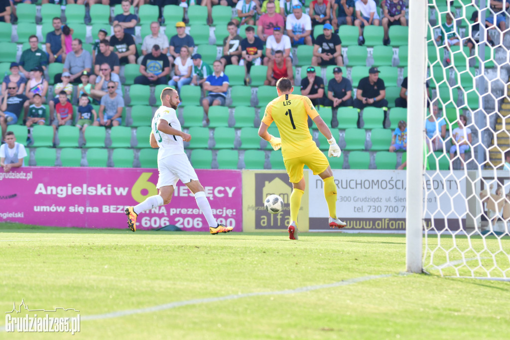 Olimpia Grudziądz wygrywa z Wartą Poznań
