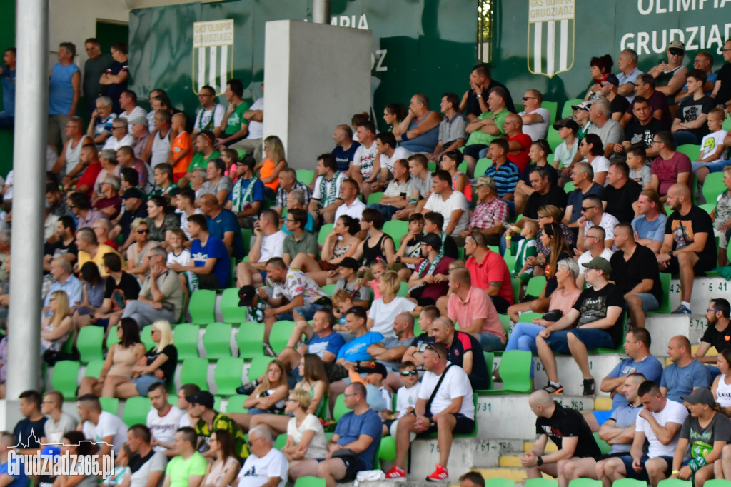 Olimpia Grudziądz wygrywa z Wartą Poznań