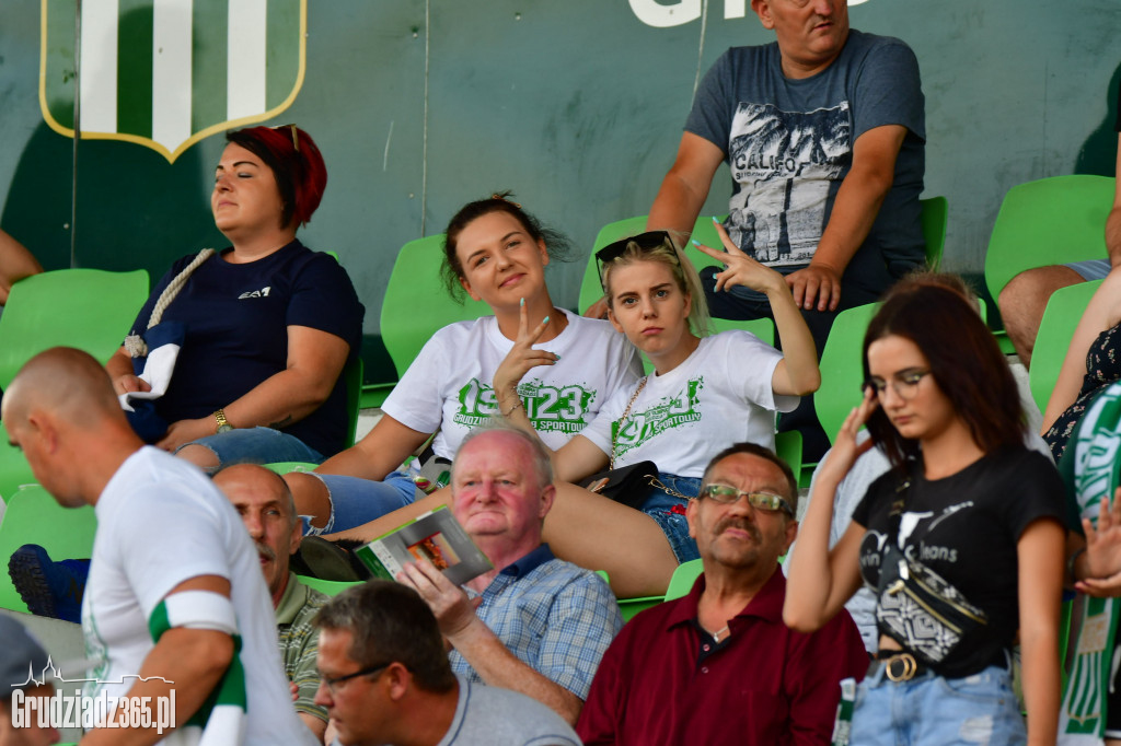 Olimpia Grudziądz wygrywa z Wartą Poznań