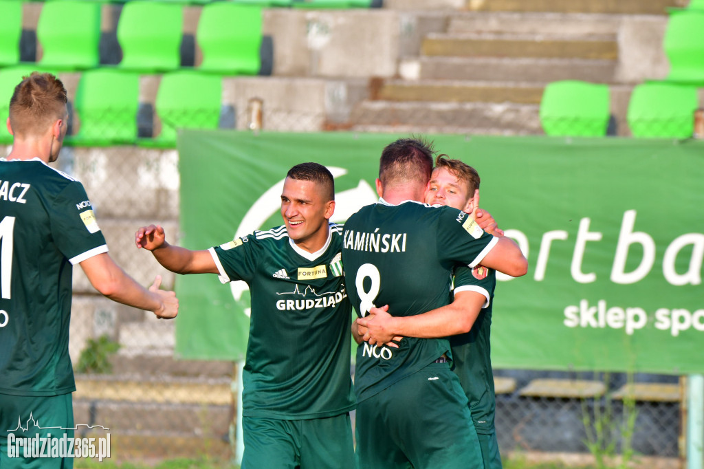 Olimpia Grudziądz wygrywa z Wartą Poznań