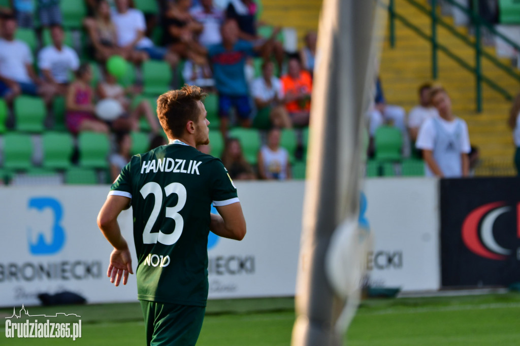 Olimpia Grudziądz wygrywa z Wartą Poznań