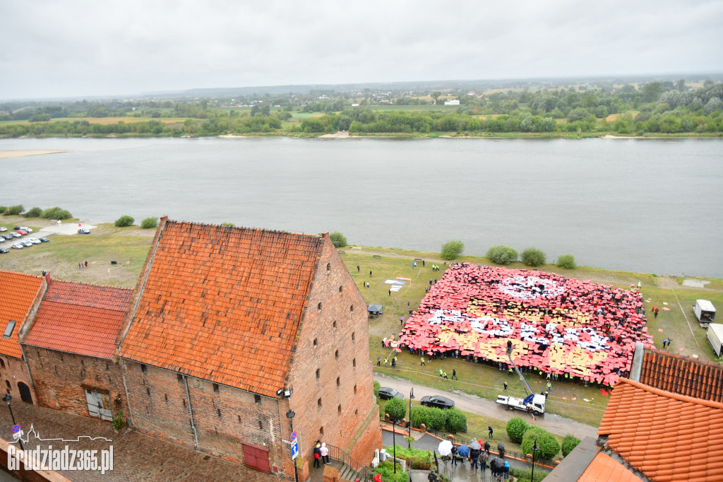 Rekord Guinnessa pobity- największa mozaika z ludzi