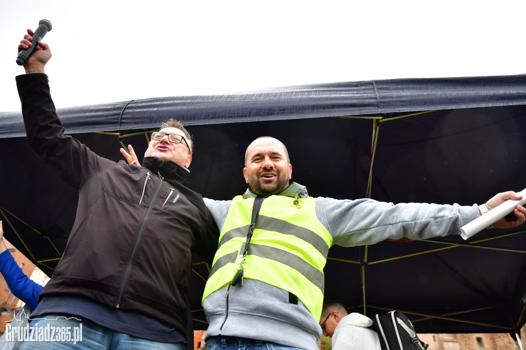 Rekord Guinnessa pobity- największa mozaika z ludzi