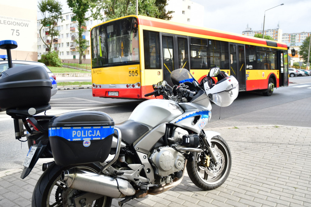 Autobus potrącił dziewczynkę na ul Legionów