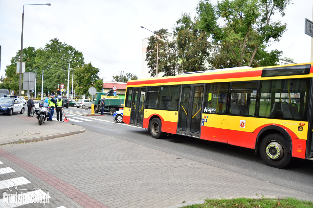 Autobus potrącił dziewczynkę na ul Legionów