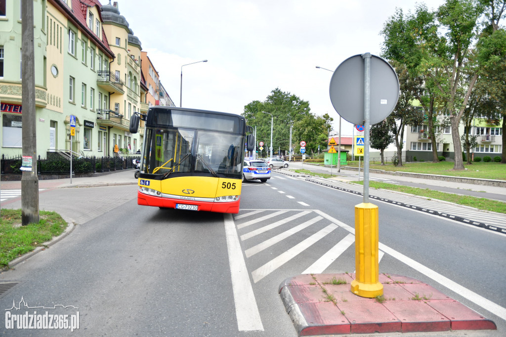 Autobus potrącił dziewczynkę na ul Legionów