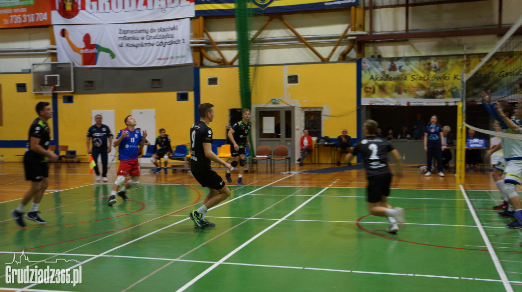 KS Stal wygrywa na Mniszek Arenie