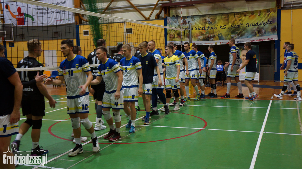 KS Stal wygrywa na Mniszek Arenie