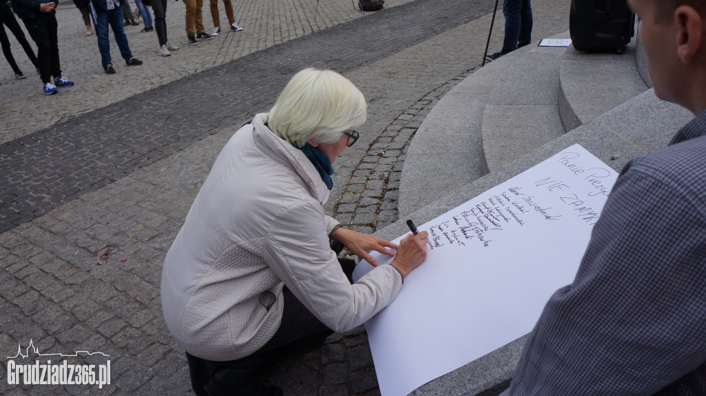 Protest mieszkańców w sprawie szpitala