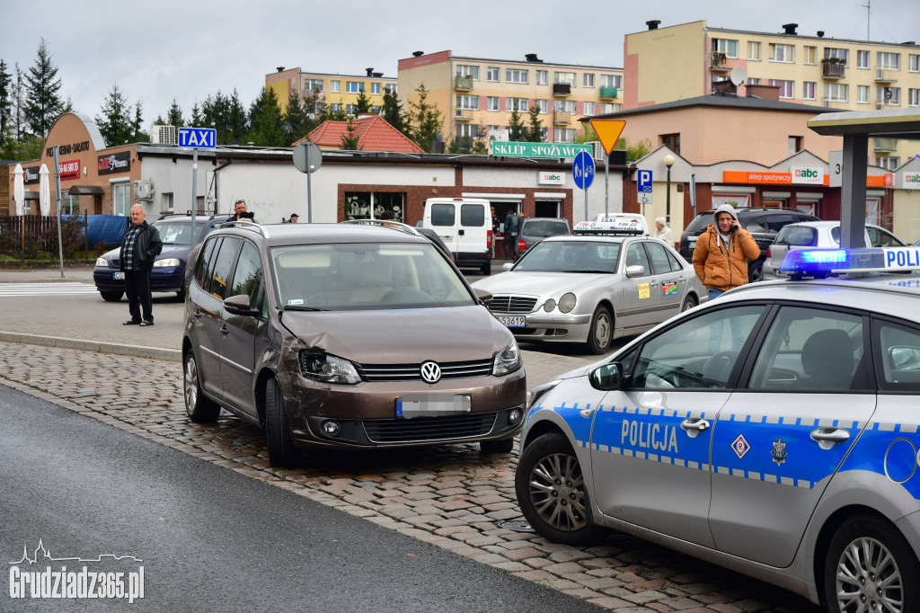 Zdarzenie drogowe na ul Poniatowskiego