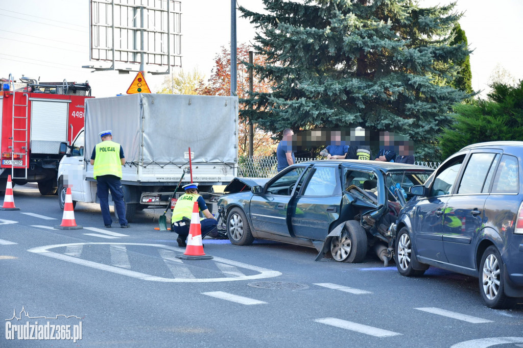 Kolizja na skrzyżowaniu Łyskowskiego z Średnicówką