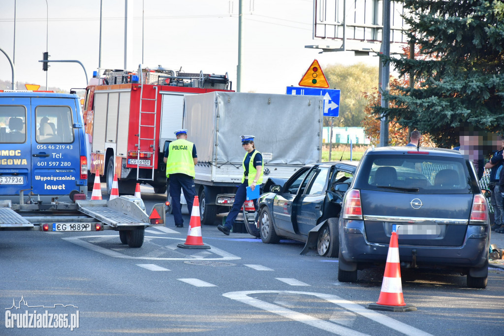 Kolizja na skrzyżowaniu Łyskowskiego z Średnicówką