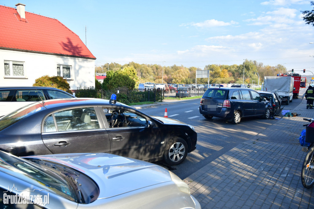 Kolizja na skrzyżowaniu Łyskowskiego z Średnicówką
