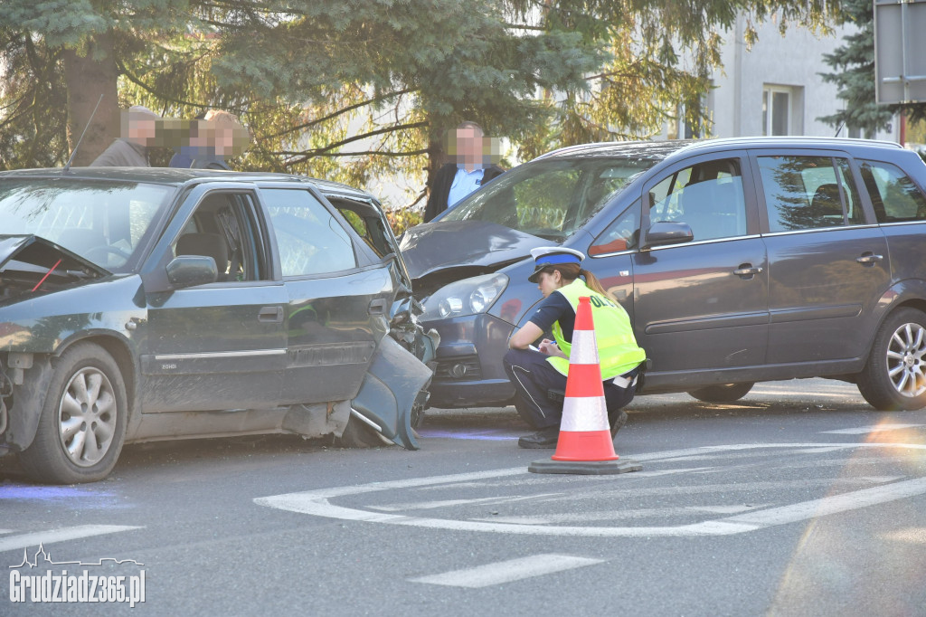 Kolizja na skrzyżowaniu Łyskowskiego z Średnicówką