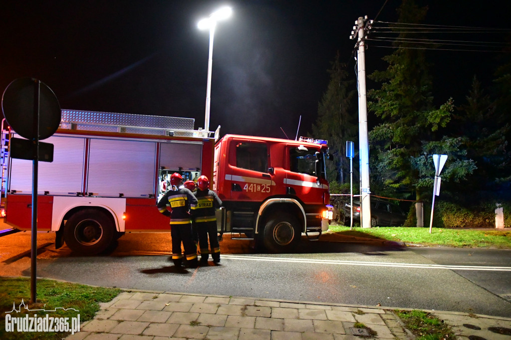 Zderzył się z płotem i uciekł z miejsca zdarzenia