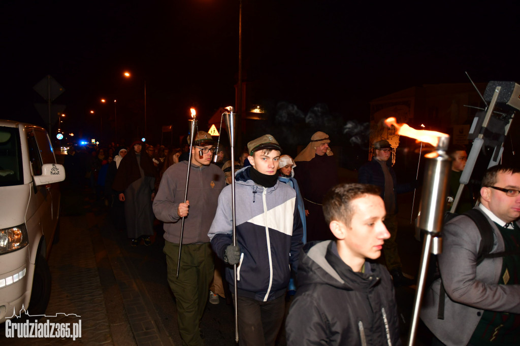 Pochód Wszystkich Świętych w parafii NSPJ
