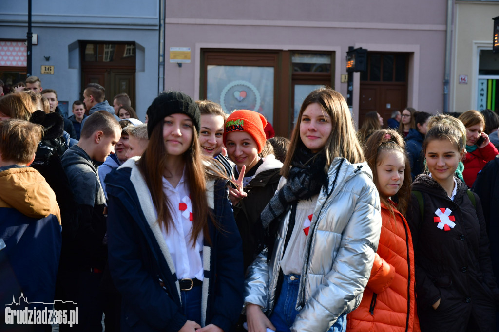 Ogólnopolskie śpiewanie hymnu państwowego