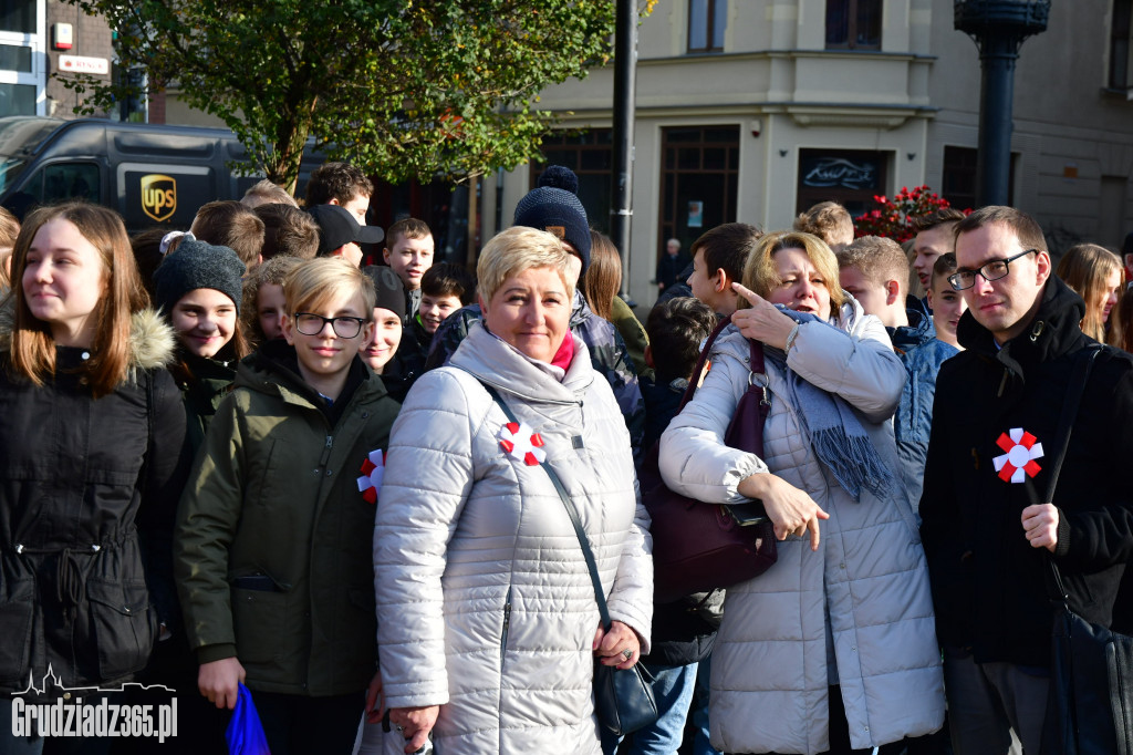 Ogólnopolskie śpiewanie hymnu państwowego